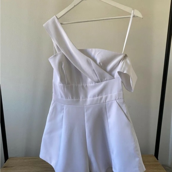 Runaway Elixir Playsuit White Sizes 8, 12 UK - Picture 2 of 4